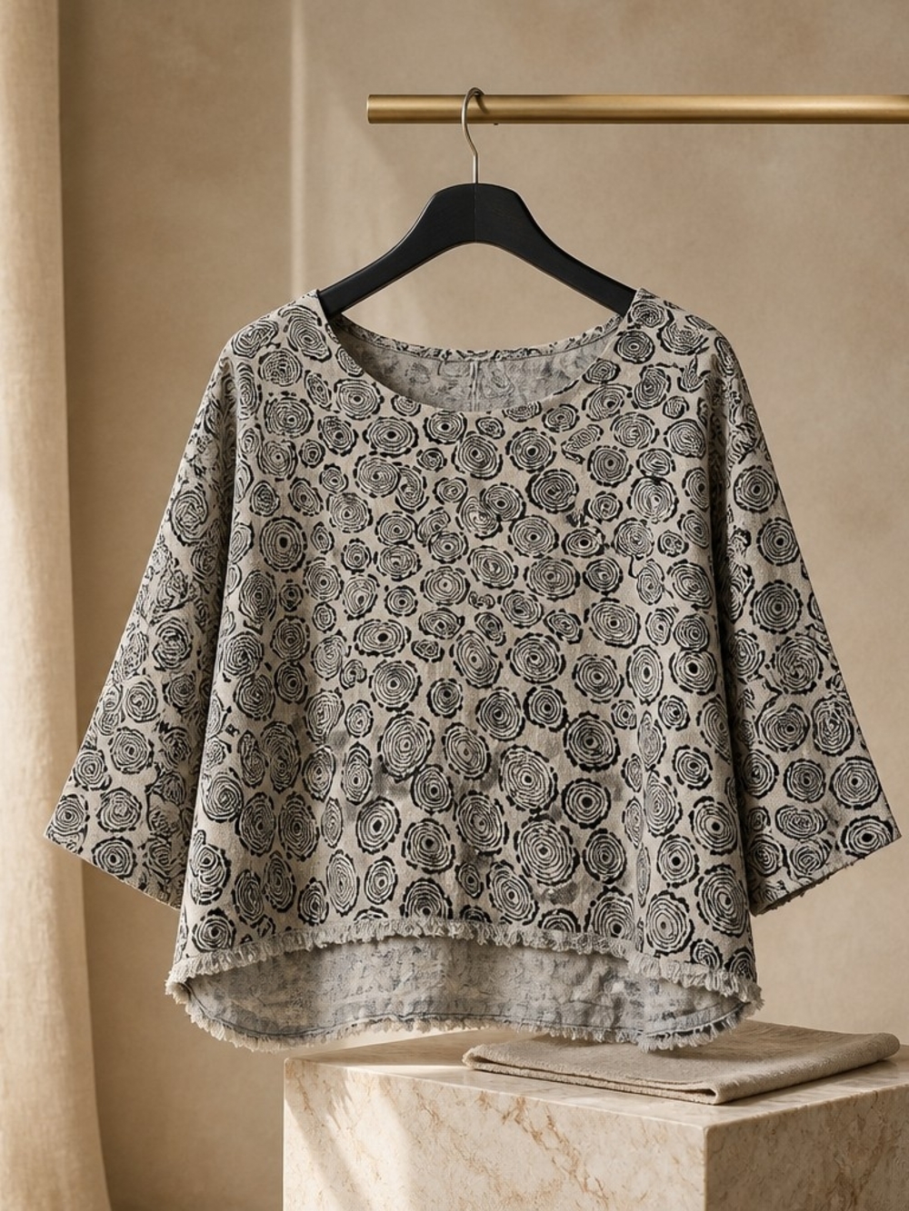 Relaxed Namsar Scoop-Neck Tunic in Beige Floral Motif